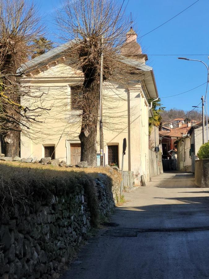 Appartamento La Mansarda del Ciliegio - deliziosa mansarda a 6 km da Arona Esterno foto