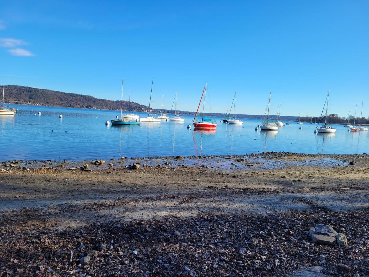 Appartamento La Mansarda del Ciliegio - deliziosa mansarda a 6 km da Arona Esterno foto
